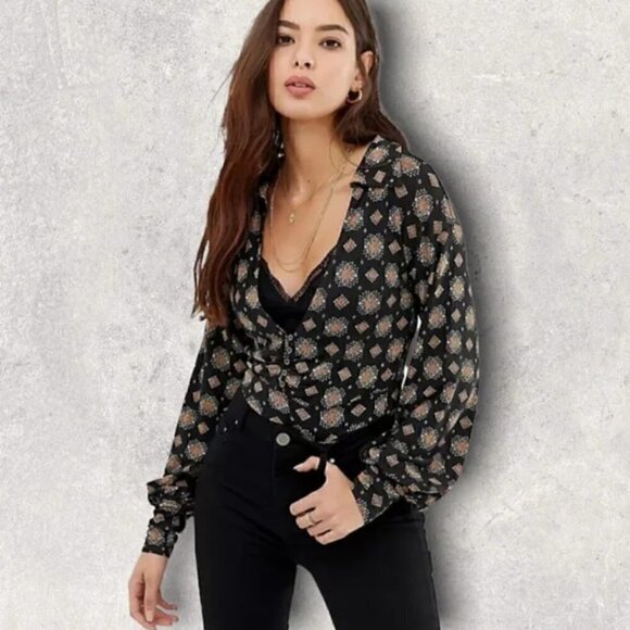 Free People Sydneys Party Top XS Medallion Printed Deep V Revolve Black Trendy - Picture 7 of 16
